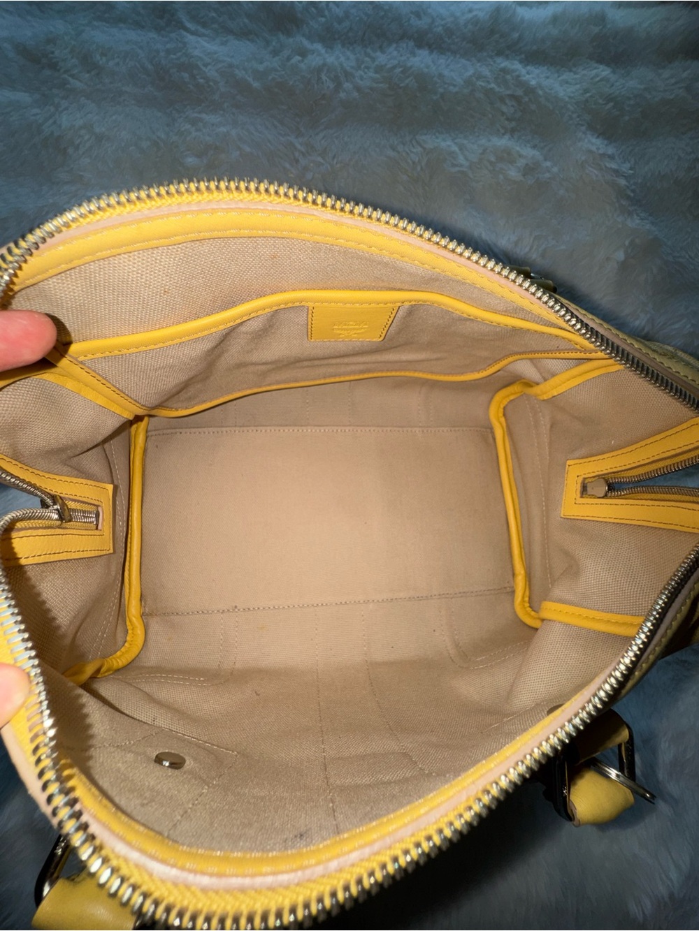MCM Yellow Leather Logo Tote Bag
(Limited Edition) - Picture 10 of 12